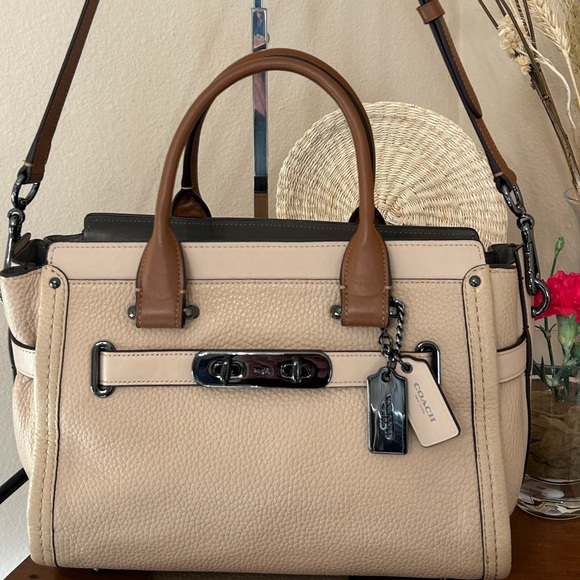Coach Handbags - COACH Swagger 27 Color Block Peddle & Smooth Leather Satchel/Crossbody Bag